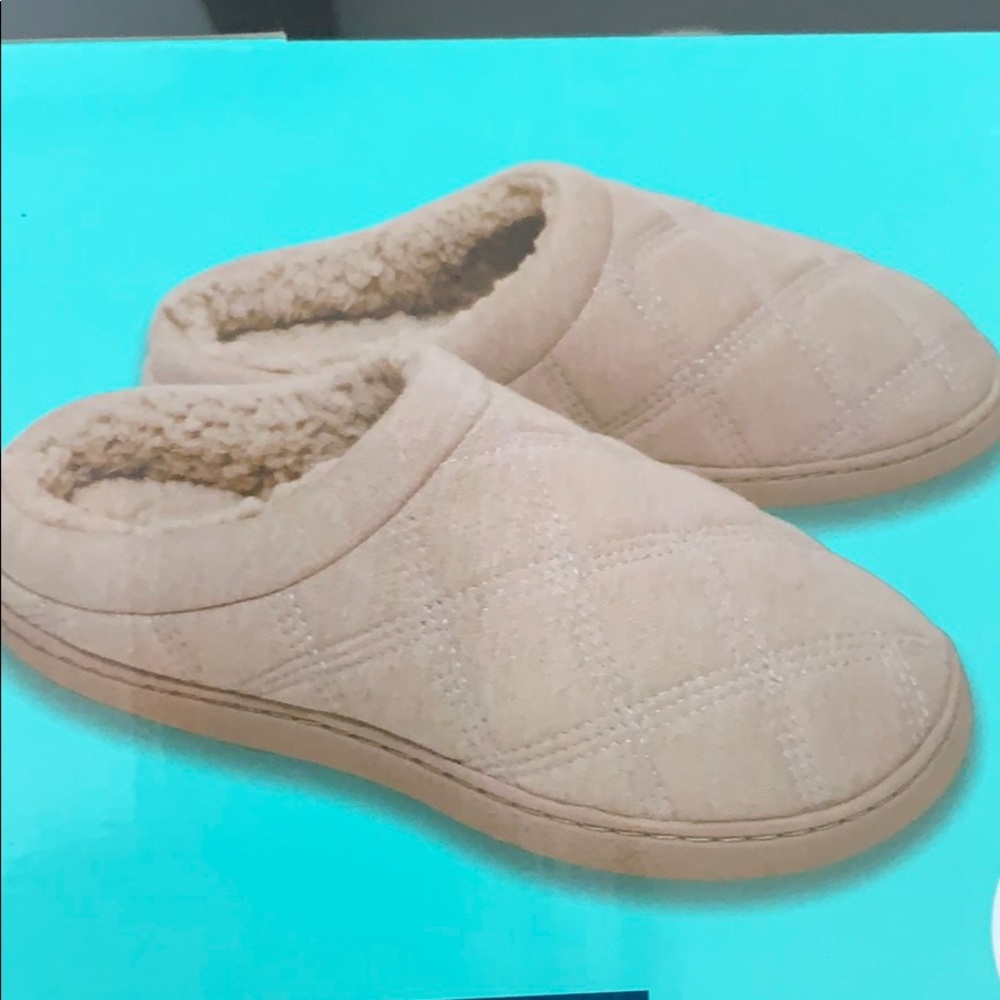 Wayland Woman’s Slippers.
